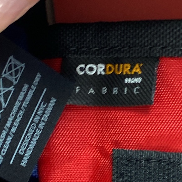 Manhattan Portage Messenger Bag Hook & Loop Closure Zip Pocket Royal Blue NWT - Picture 11 of 11